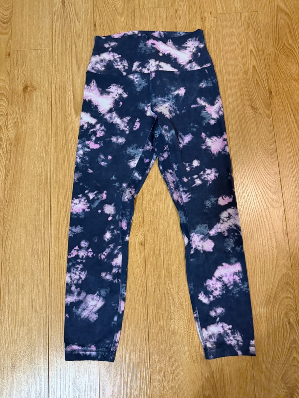 Lululemon leggings - size 8